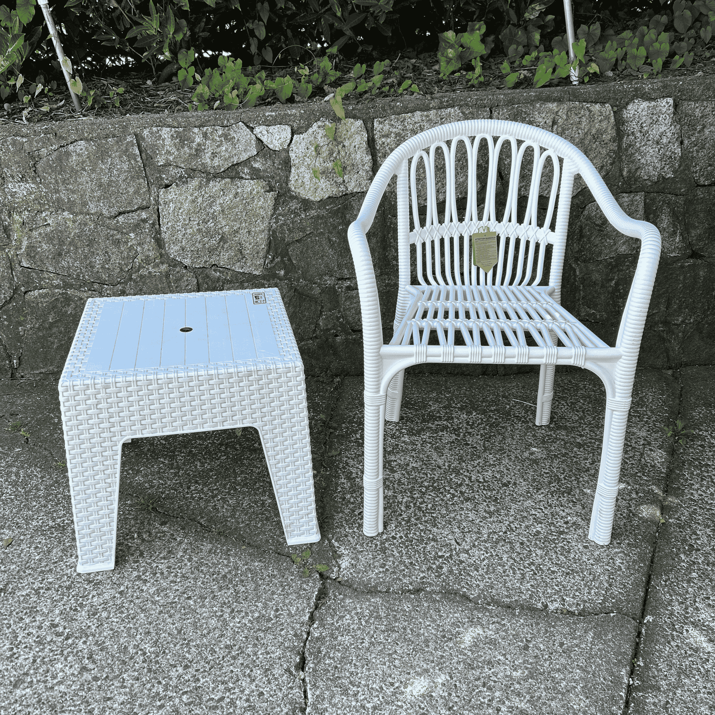 Elit White Resin Wicker-Style Square Side Table – 43 cm (17 in) – Lightweight, Durable, Indoor/Outdoor