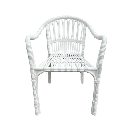 Retro White Rattan-Style Resin Armchair – Armored Frame, Indoor/Outdoor, Stackable and Weather-Resistant